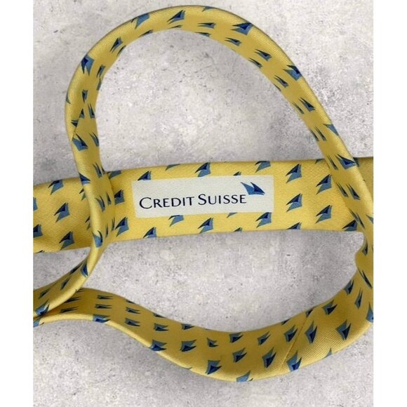 VINEYARD VINES Silk Tie USA Yellow Blue Geometric Credit Suisse W:3.6" EUC - Picture 4 of 6